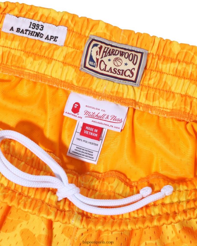 hombres A Bathing Ape pantalones cortos de jersey x m&n los angeles lakers 288PLL362 amarillo