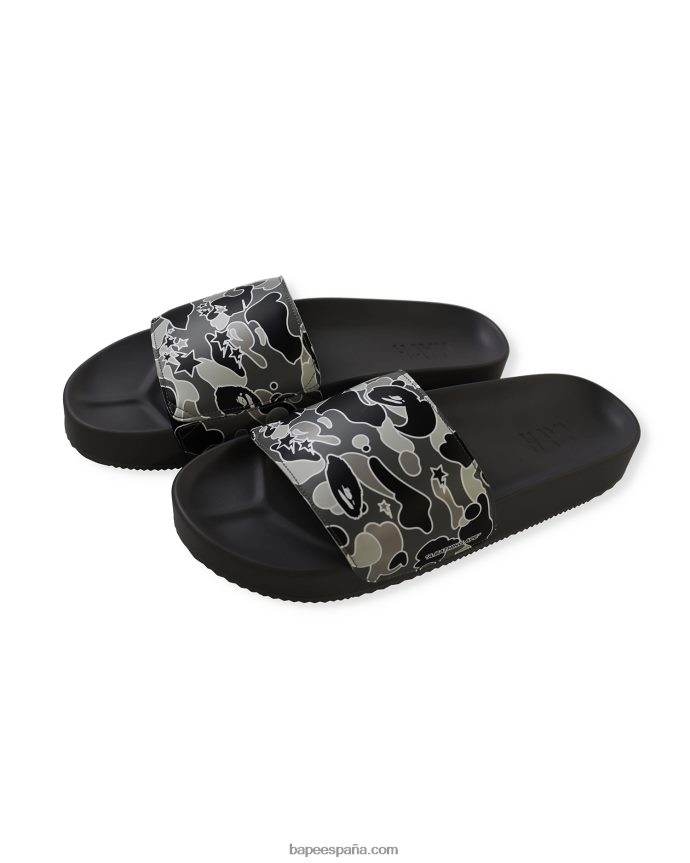 hombres A Bathing Ape sandalias con diseño camuflado sta de x hayn 288PLL727 negro