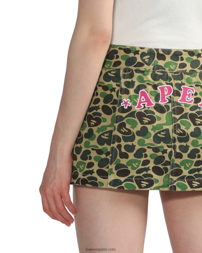 mujer A Bathing Ape minifalda estampada 288PLL828 beige