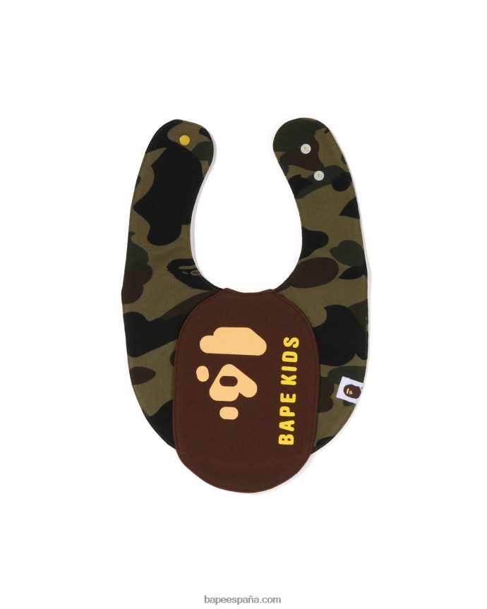 niños A Bathing Ape babero con motivo de cabeza de camuflaje 1st 288PLL1287 ejercito verde