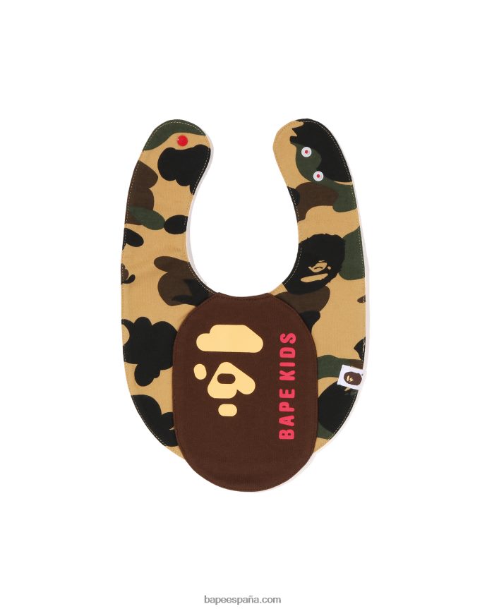 niños A Bathing Ape babero con motivo de cabeza de camuflaje 1st 288PLL1288 amarillo