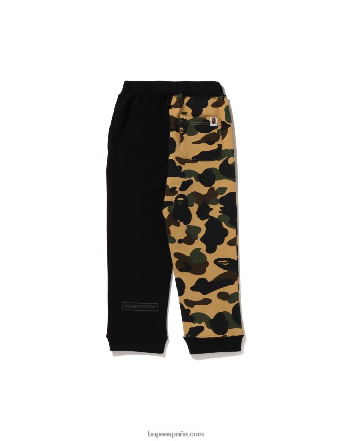 niños A Bathing Ape pantalones de chándal con estampado de emblema del 1er equipo camuflado 288PLL1653 amarillo